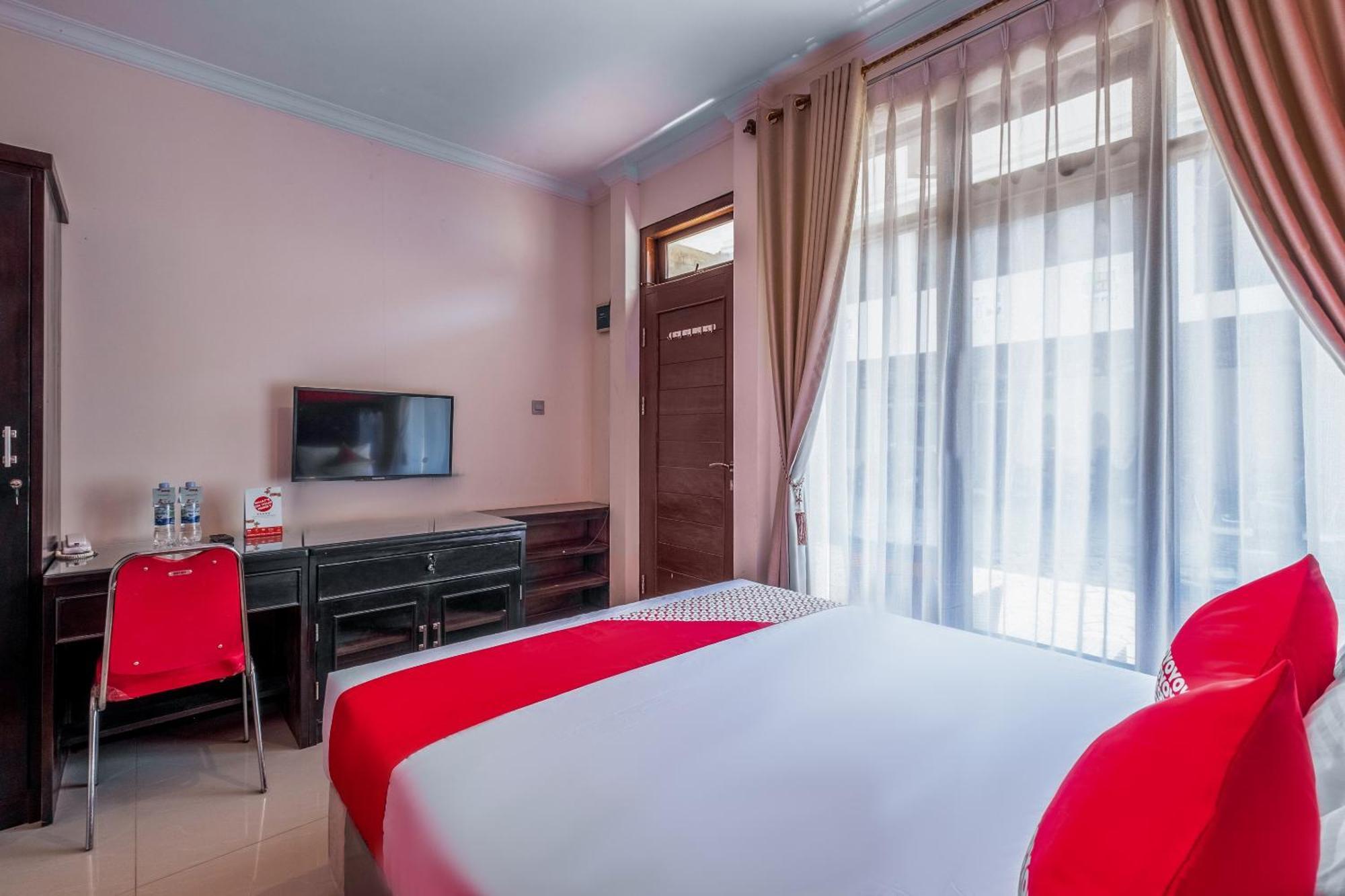 Oyo Collection O 1032 Rahayu Residence Syariah Cirebon Εξωτερικό φωτογραφία