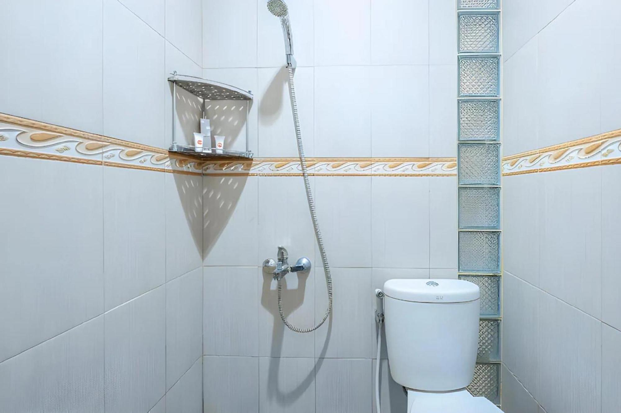 Oyo Collection O 1032 Rahayu Residence Syariah Cirebon Εξωτερικό φωτογραφία